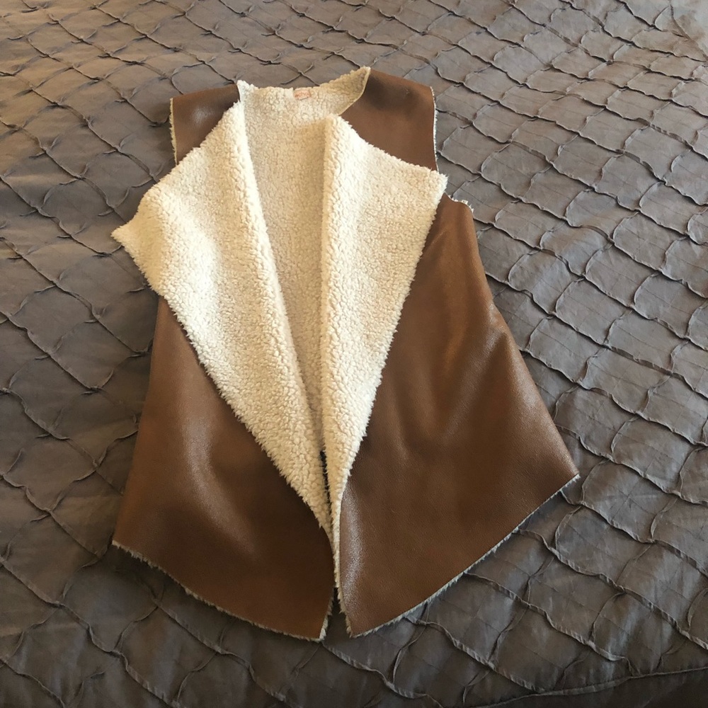 Cozy Echo brown & ivory vest, Size S/M.